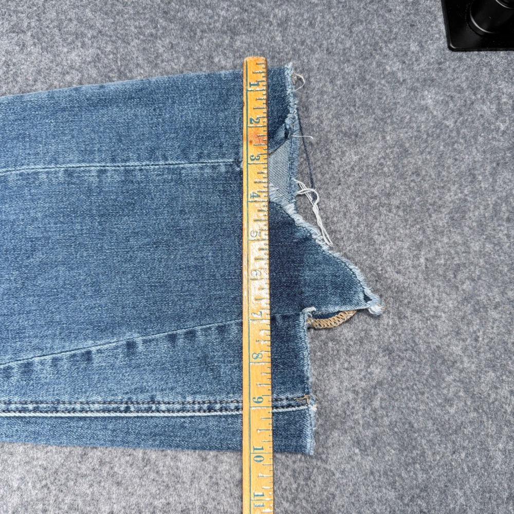 Vervet V2646 High Rise Flare Jeans Medium Wash Distressed Shark Bite Hem Size 29 - Picture 5 of 9